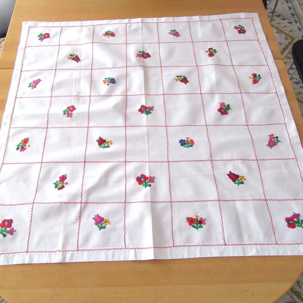 Vintage off white square tablecloth embroidered flowers & rick rack stitching